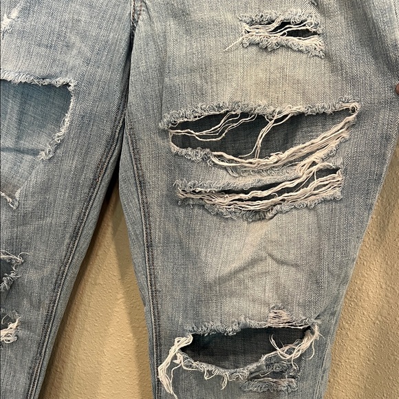 American Eagle Outfitters Light Blue Ripped Boyfriend Jeans - Picture 3 of 6